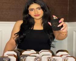 She endorses Kayali brand fragrances through her Instagram.